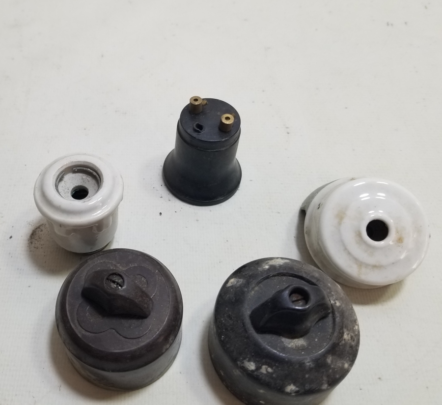 ANTİKA LAMBA ANAHTARI VE PORSELEN DUY LOTU