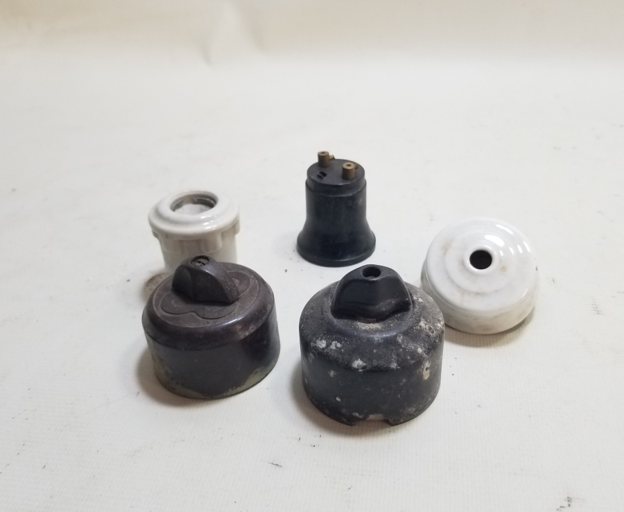 ANTİKA LAMBA ANAHTARI VE PORSELEN DUY LOTU