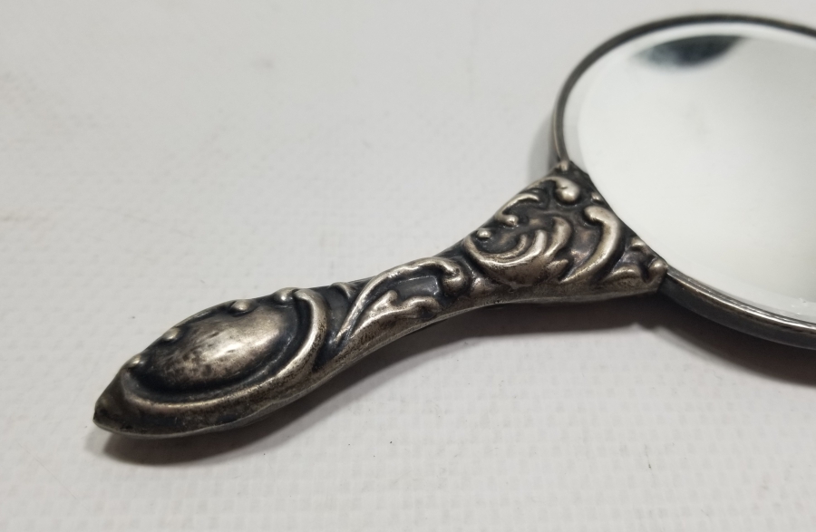 KABARTMA İŞÇİLİKLİ ANTİKA GÜMÜŞ EL AYNASI