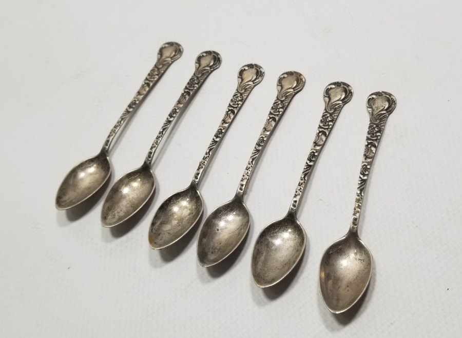 KABARTMA İŞÇİLİKLİ ANTİKA GÜMÜŞ ÇAY KAŞIĞI TAKIMI