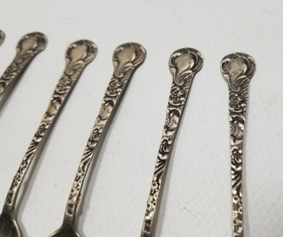 KABARTMA İŞÇİLİKLİ ANTİKA GÜMÜŞ ÇAY KAŞIĞI TAKIMI