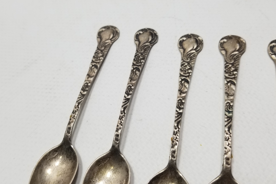 KABARTMA İŞÇİLİKLİ ANTİKA GÜMÜŞ ÇAY KAŞIĞI TAKIMI