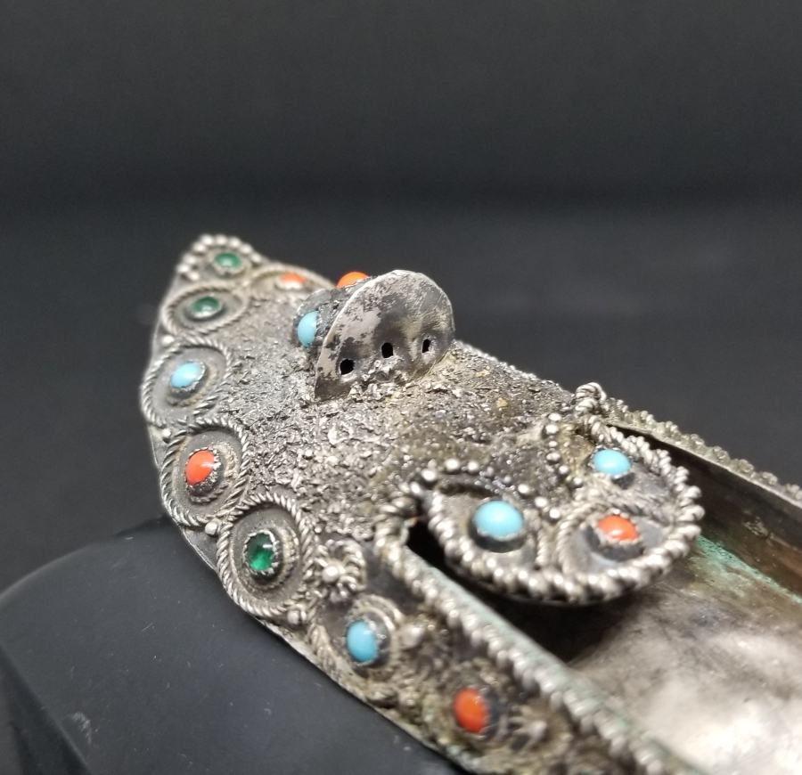 KABARTMA İŞÇİLİKLİ ÇARIK FORMUNDA YAPILMIŞ ANTİKA GÜMÜŞ BİBLO