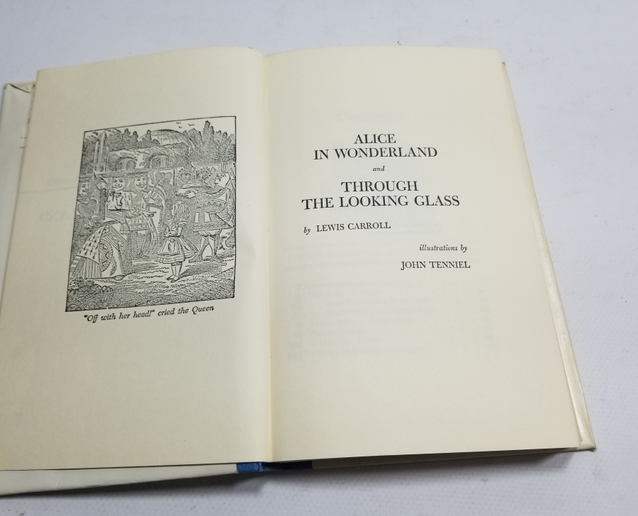İNGİLİZCE ALİCE HARİKALAR DİYARINDA İSİMLİ KİTAP