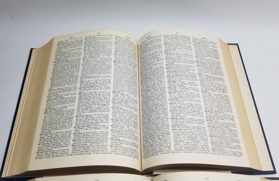 İKİ CİLT ANTİKA ULUSLARARASI İNGİLİZCE SÖZLÜK