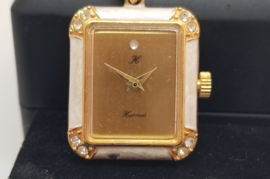 ÜZERİ SAVAROSKİ TAŞLI KURMALI ANTİKA KOLYE SAAT