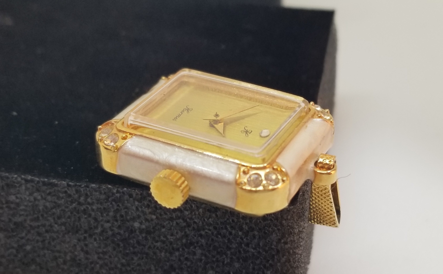 ÜZERİ SAVAROSKİ TAŞLI KURMALI ANTİKA KOLYE SAAT