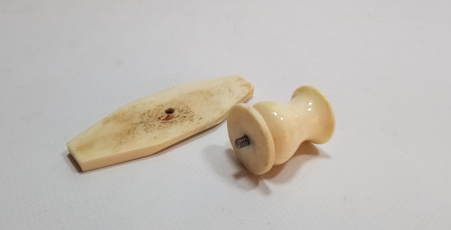 OSMANLI DÖNEMİ LALE FORMLU FİLDİŞİ HATTAT MUMLUĞU