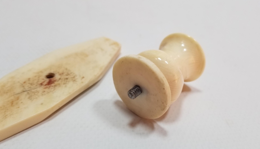 OSMANLI DÖNEMİ LALE FORMLU FİLDİŞİ HATTAT MUMLUĞU