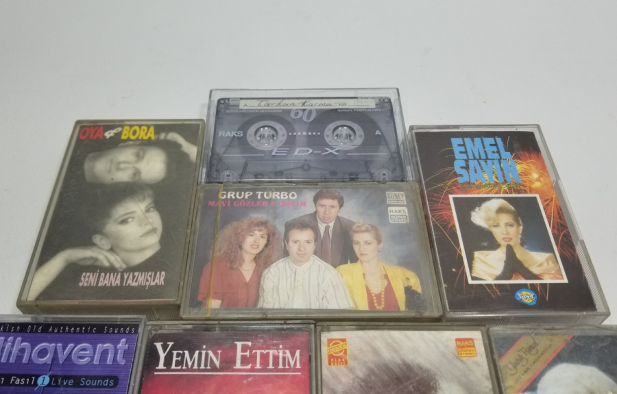 İÇLERİ DOLU NOSTALJİK KASET LOTU