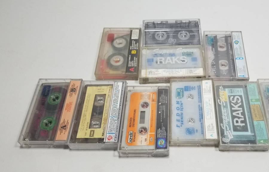 İÇLERİ DOLU NOSTALJİK KASET LOTU