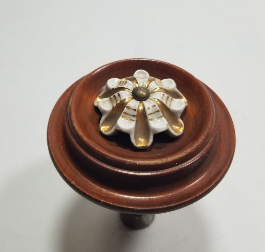 AHŞAP ÜZERİ ALTIN VERMEYLİ PORSELEN APLİKLİ OSMANLI DÖNEMİ NADİR KAPI KOLU