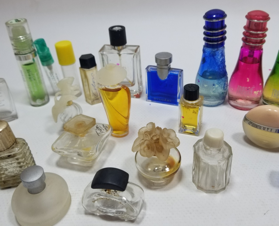 ANTİKA PARFÜM ŞİŞESİ LOTU