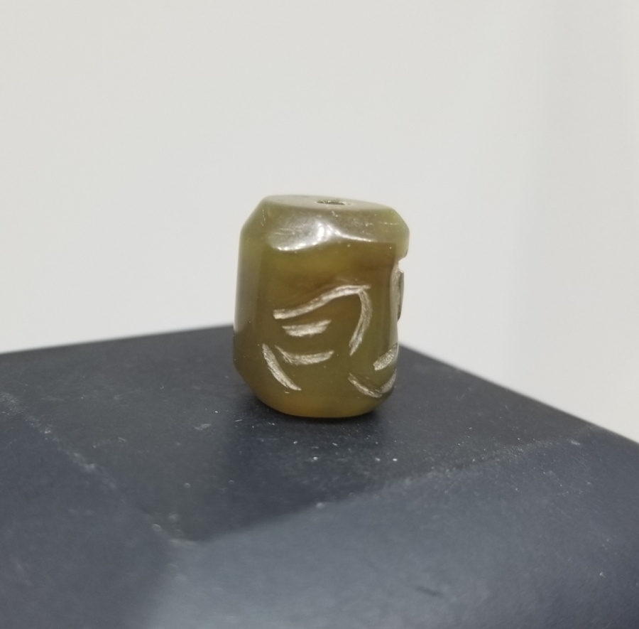 ÜZERİNDE SURET GÖRSELİ BULUNAN BÜYÜK BOY UZAKDOĞU MERCAN KOLYE HABBESİ