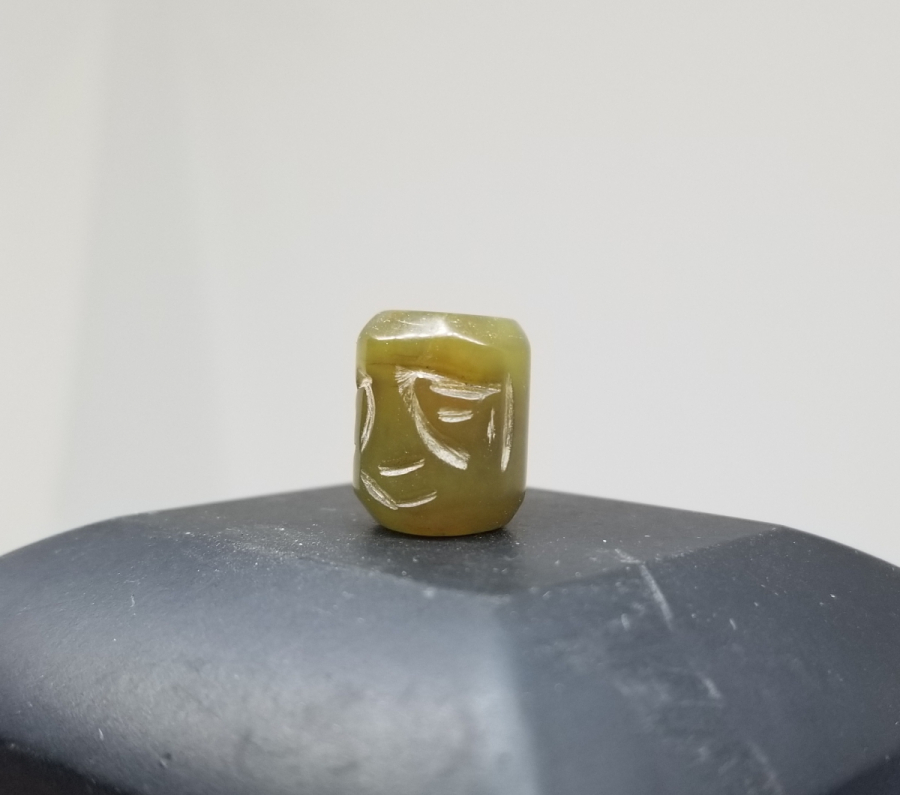 ÜZERİNDE SURET GÖRSELİ BULUNAN BÜYÜK BOY UZAKDOĞU MERCAN KOLYE HABBESİ