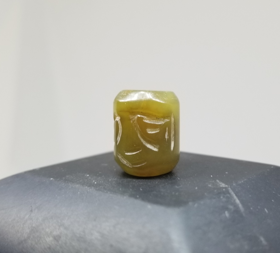 ÜZERİNDE SURET GÖRSELİ BULUNAN BÜYÜK BOY UZAKDOĞU MERCAN KOLYE HABBESİ