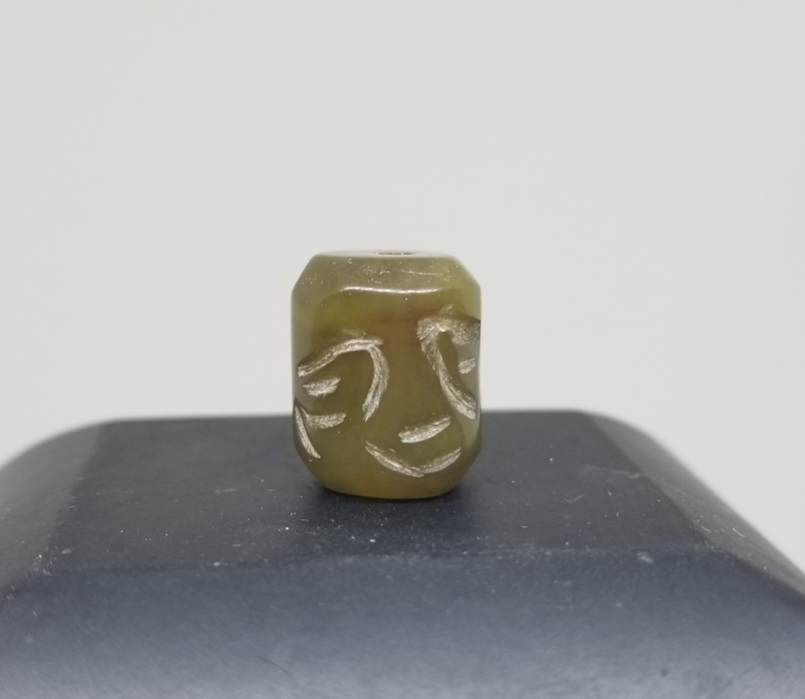 ÜZERİNDE SURET GÖRSELİ BULUNAN BÜYÜK BOY UZAKDOĞU MERCAN KOLYE HABBESİ