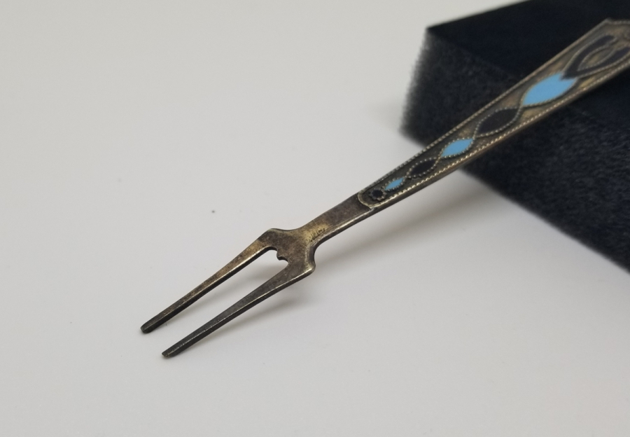 ORAK ÇEKİÇ DAMGALI ANTİKA MİNELİ RUS GÜMÜŞ PEYNİR ÇATALI