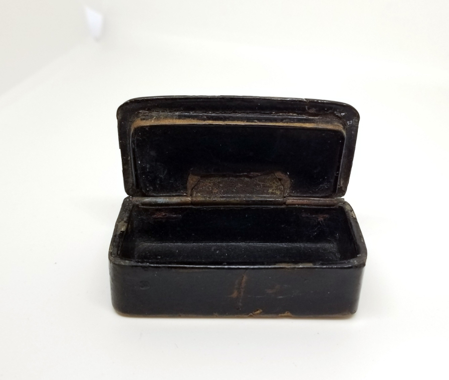 OSMANLI DÖNEMİ SEDEF İŞÇİLİKLİ PAPİER MACHE ENFİYE KUTUSU