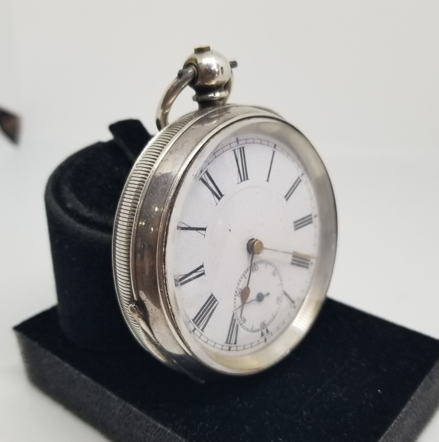 NADİR FORMDA GÜMÜŞ KASA İNGİLİZ YAPIMI KURMALI CEP SAATİ