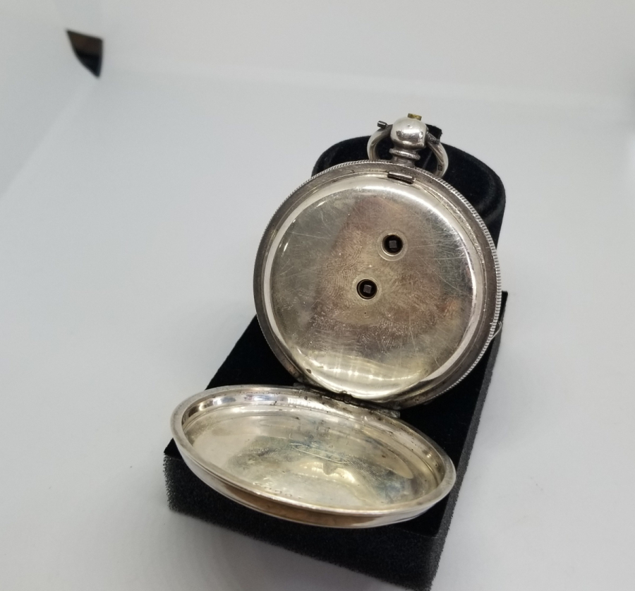 NADİR FORMDA GÜMÜŞ KASA İNGİLİZ YAPIMI KURMALI CEP SAATİ
