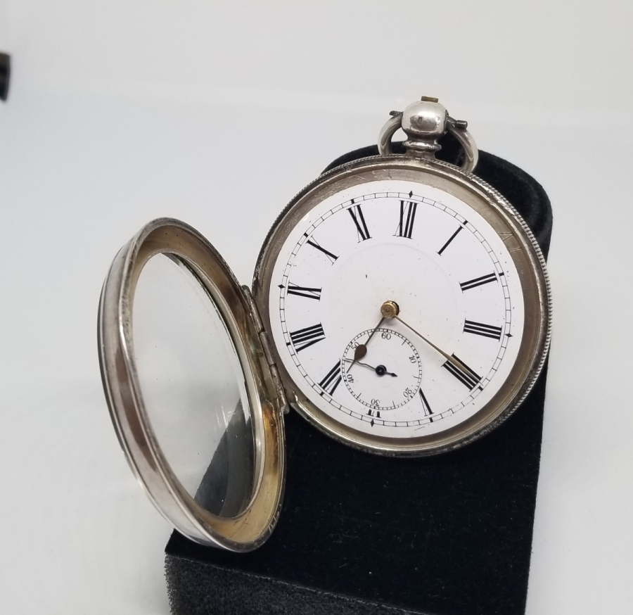 NADİR FORMDA GÜMÜŞ KASA İNGİLİZ YAPIMI KURMALI CEP SAATİ