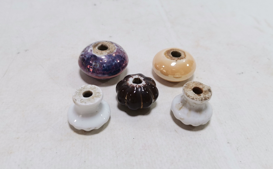 ANTİKA ELEKTRİK DÜĞMESİ LOTU