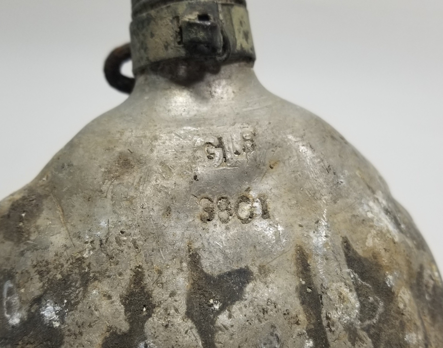 ÜZERİNDE SAHİBİNİN ADI VE KÜNYESİ YAZILI NADİR 2. DÜNYA SAVAŞI İNGİLİZ MATARA