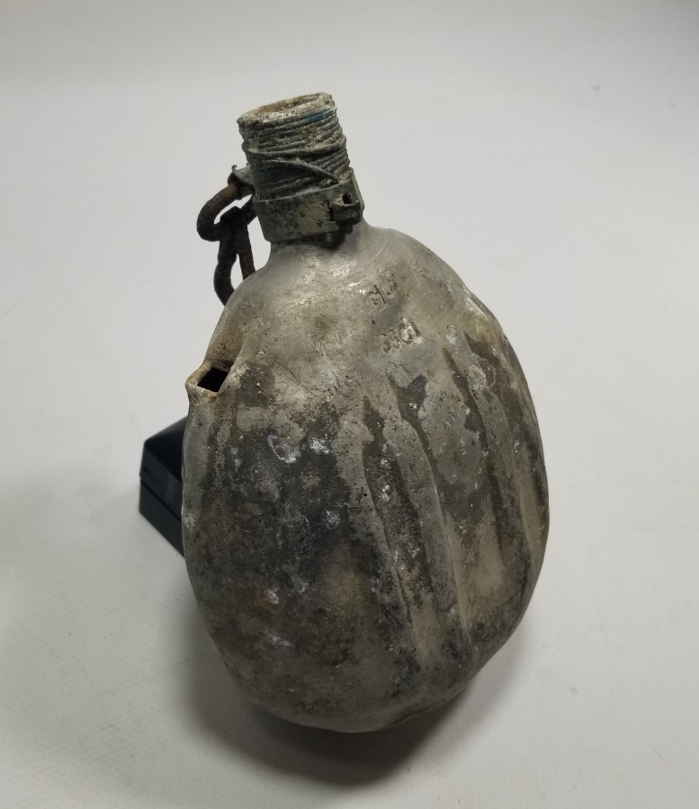 ÜZERİNDE SAHİBİNİN ADI VE KÜNYESİ YAZILI NADİR 2. DÜNYA SAVAŞI İNGİLİZ MATARA