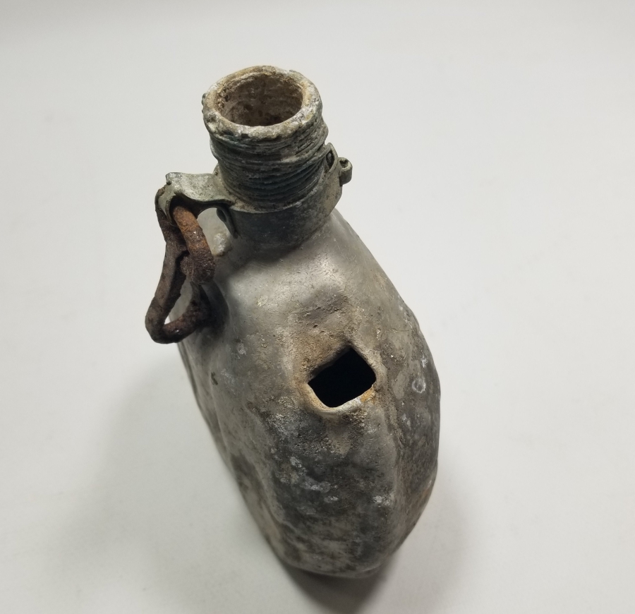 ÜZERİNDE SAHİBİNİN ADI VE KÜNYESİ YAZILI NADİR 2. DÜNYA SAVAŞI İNGİLİZ MATARA