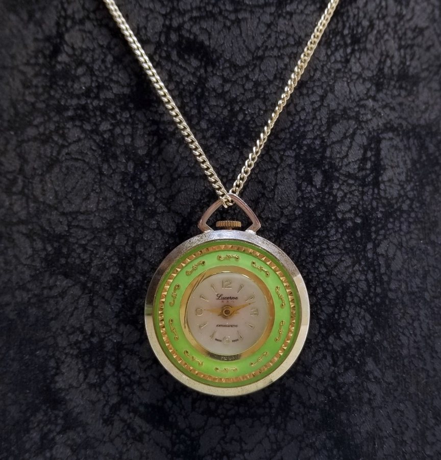 ALTIN KAPLAMA KURMALI ANTİKA KOLYE SAAT