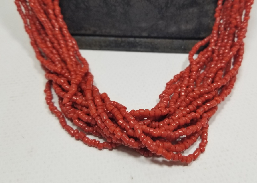 MERCANİ FORMDA YAPILMIŞ UZAKDOĞU GERDANLIK