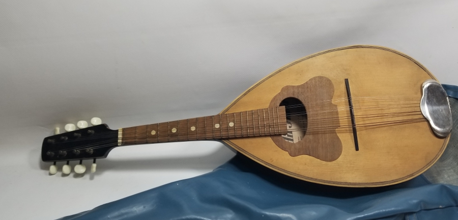 ORİJİNAL KILIFINDA ANTİKA MANDOLİN