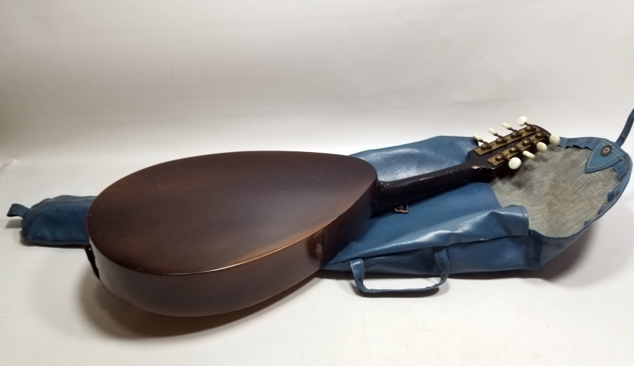 ORİJİNAL KILIFINDA ANTİKA MANDOLİN