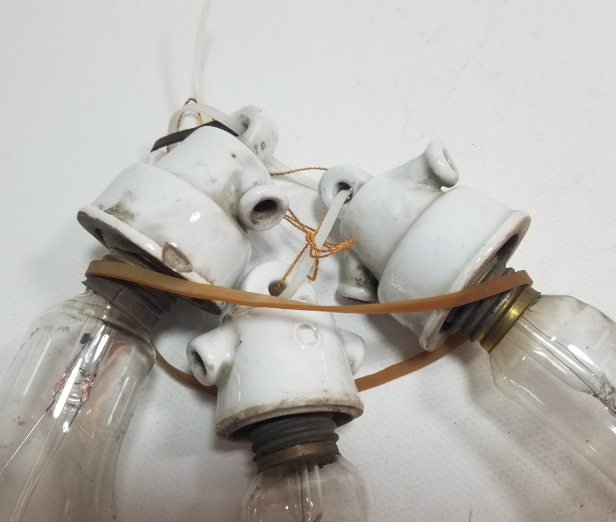 PORSELEN DUYLU ANTİKA LAMBA LOTU