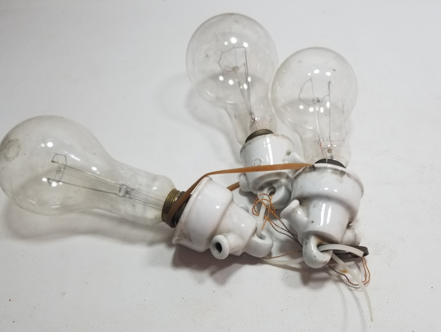 PORSELEN DUYLU ANTİKA LAMBA LOTU