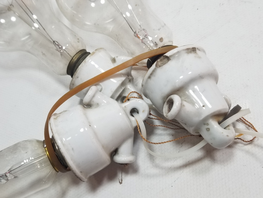 PORSELEN DUYLU ANTİKA LAMBA LOTU