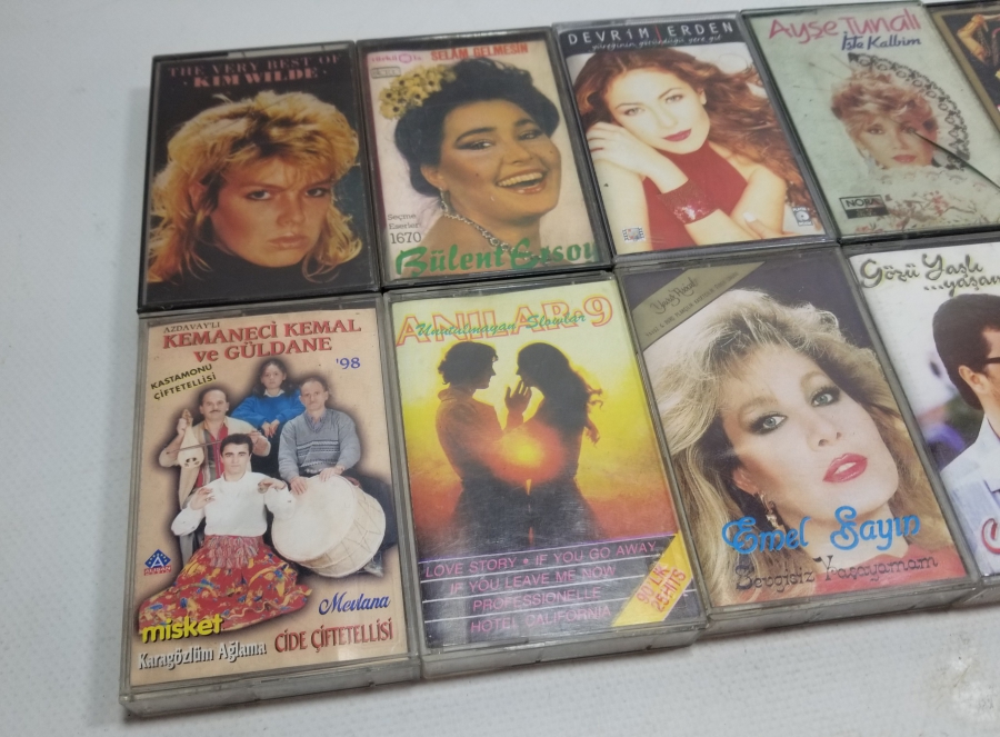 İÇLERİ DOLU NOSTALJİK KASET LOTU
