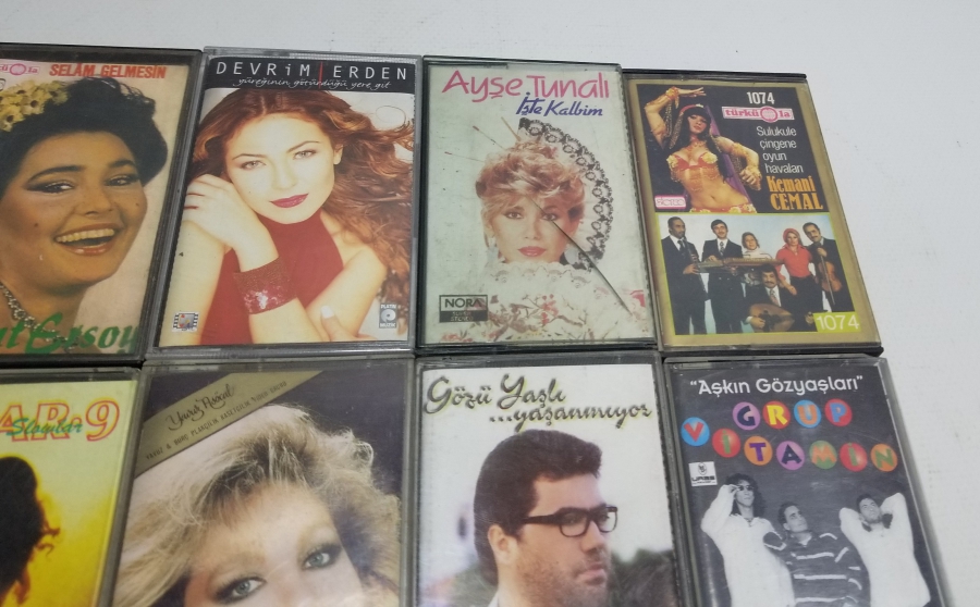 İÇLERİ DOLU NOSTALJİK KASET LOTU