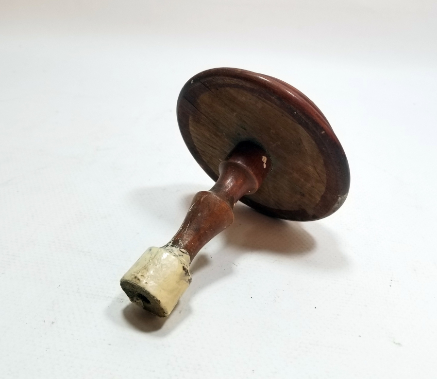 AHŞAP ÜZERİ ALTIN VERMEYLİ PORSELEN APLİKLİ OSMANLI DÖNEMİ NADİR KAPI KOLU