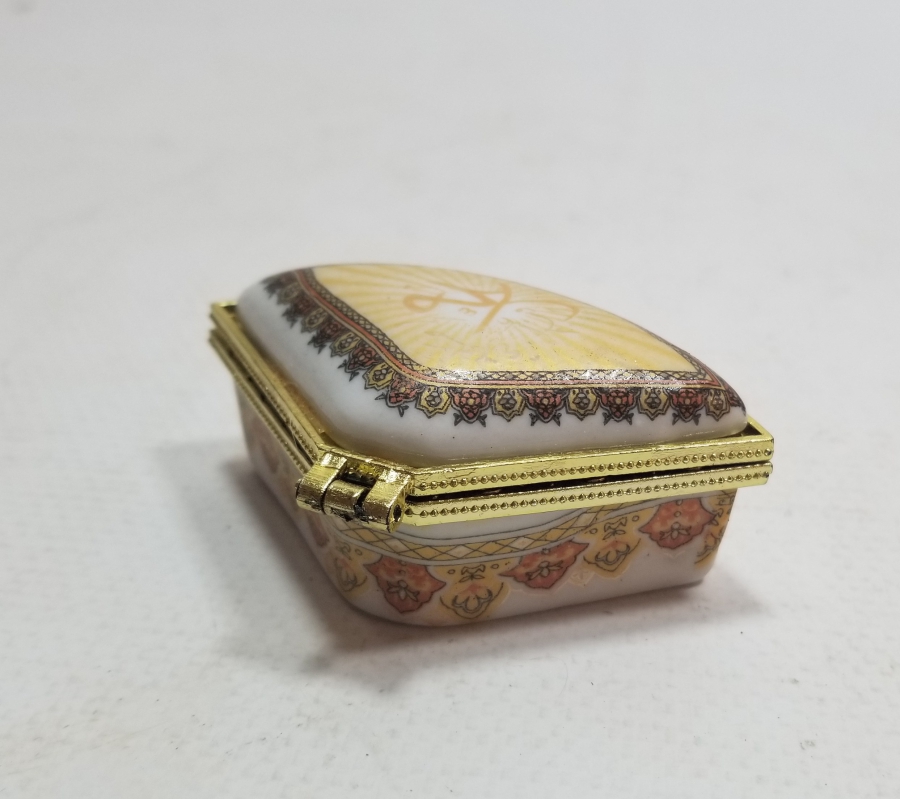ÜZERİ YAZILI ANTİKA PORSELEN MÜCEVHER KUTUSU