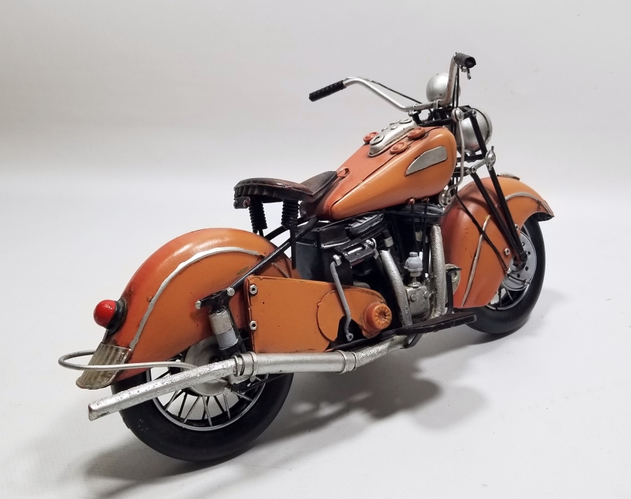 ANTİKA GÖRÜNÜMLÜ DEKORATİF METAL MOTOSİKLET