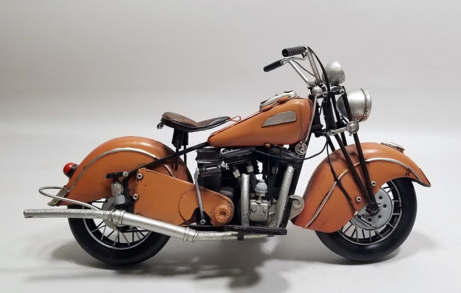 ANTİKA GÖRÜNÜMLÜ DEKORATİF METAL MOTOSİKLET