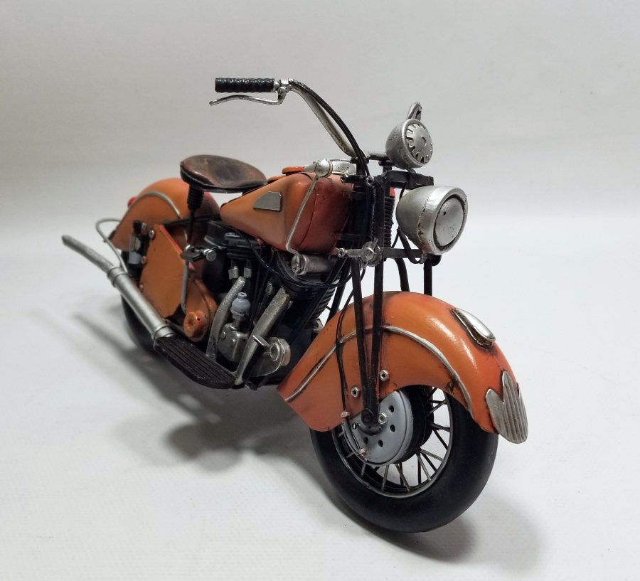 ANTİKA GÖRÜNÜMLÜ DEKORATİF METAL MOTOSİKLET