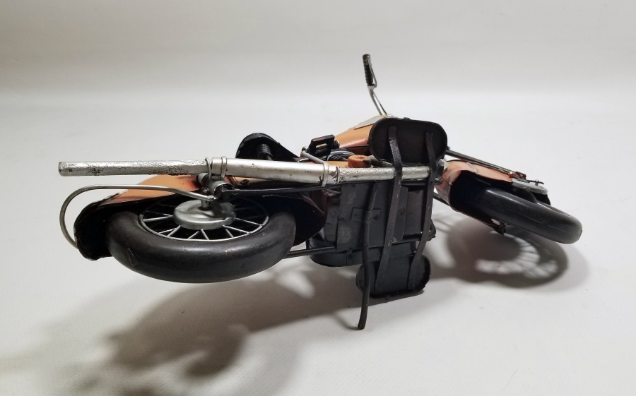 ANTİKA GÖRÜNÜMLÜ DEKORATİF METAL MOTOSİKLET