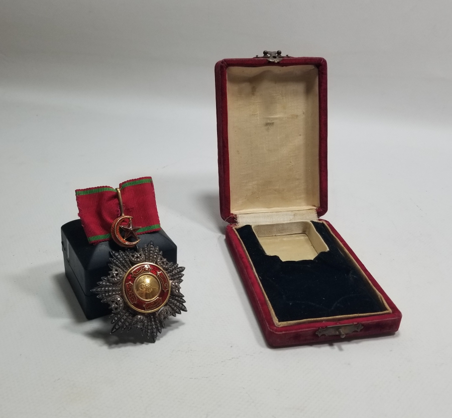 ORJİNAL KUTUSUNDA 3. DERECE MECİDİ NİŞANI