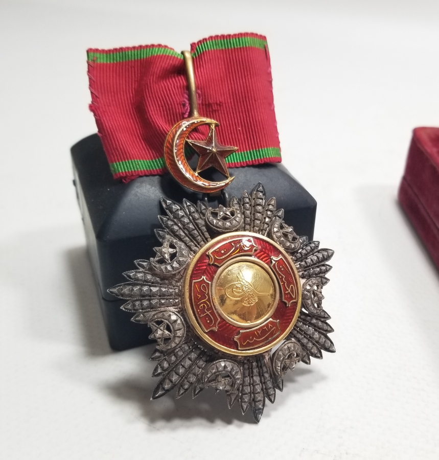 ORJİNAL KUTUSUNDA 3. DERECE MECİDİ NİŞANI