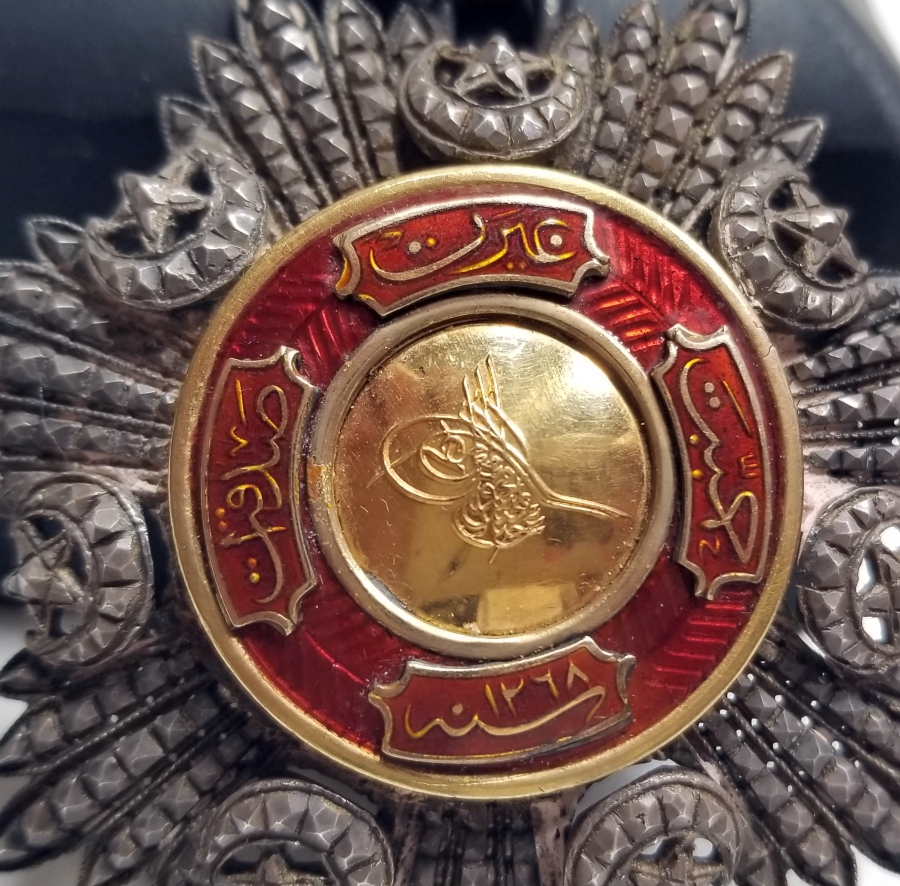 ORJİNAL KUTUSUNDA 3. DERECE MECİDİ NİŞANI