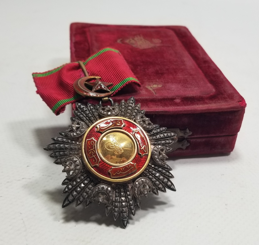 ORJİNAL KUTUSUNDA 3. DERECE MECİDİ NİŞANI