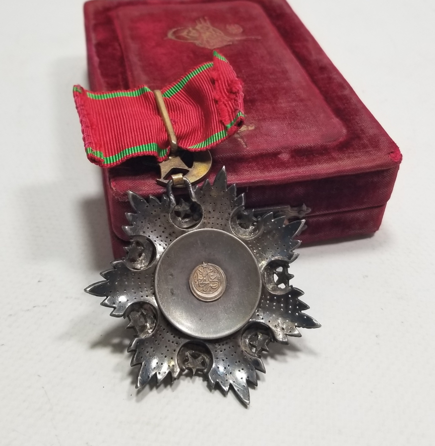 ORJİNAL KUTUSUNDA 3. DERECE MECİDİ NİŞANI